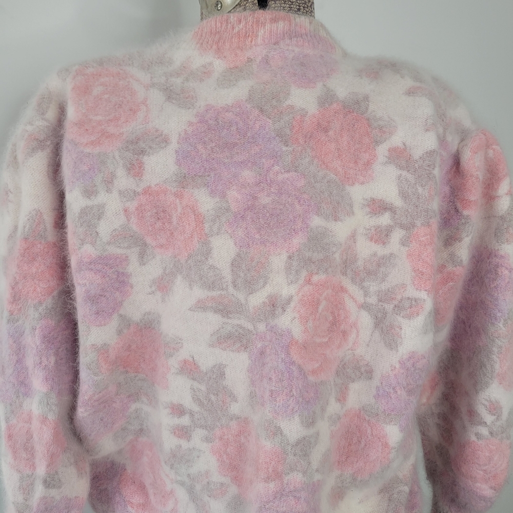 Free in bundle Vintage 80's pink floral angora button down cardigan - Picture 4 of 9